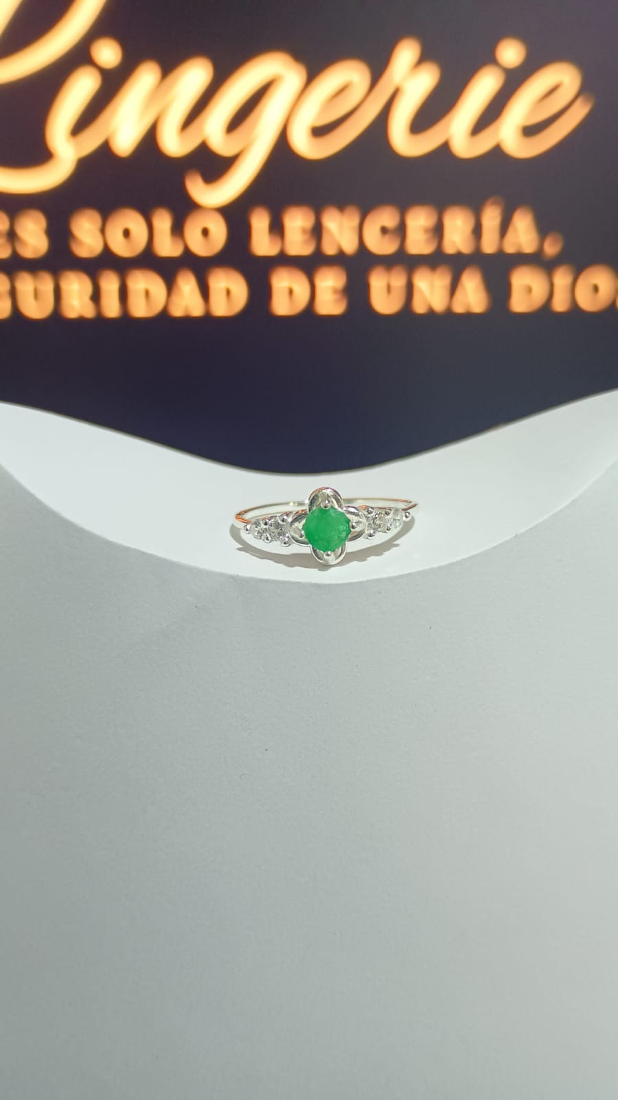 Anillo Con Esmeralda